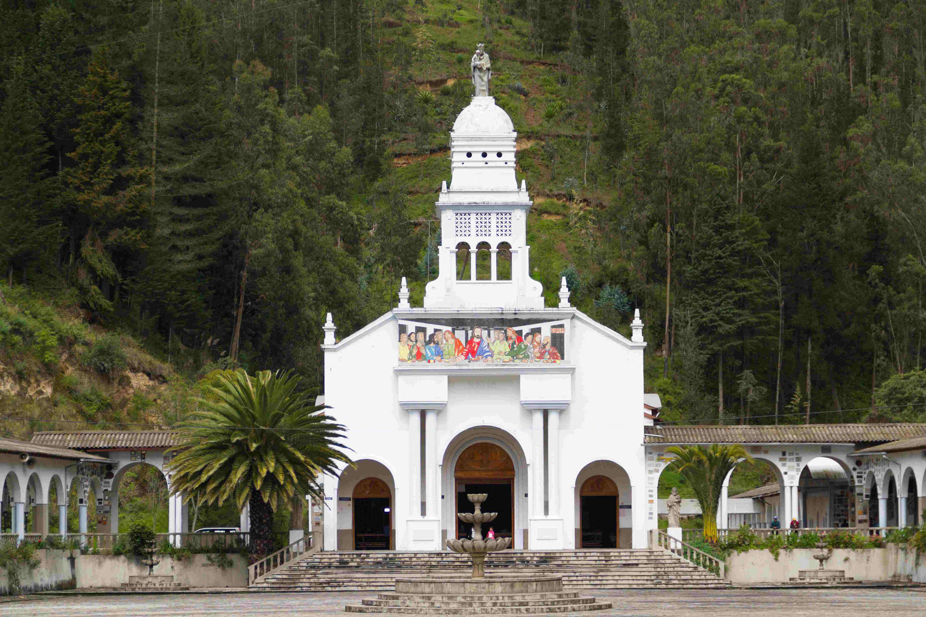 Ecuador-Santuario-Mariano-del-Guayco